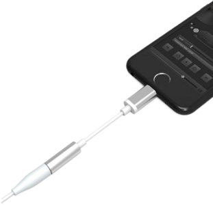 Image 4 of 6: 3.5 mm Headphone to iphone Lightning Adapter